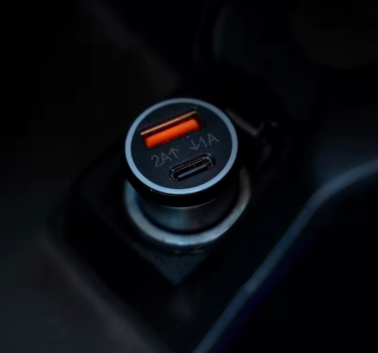 Traceur GPS voiture + chargeur allume cigare
