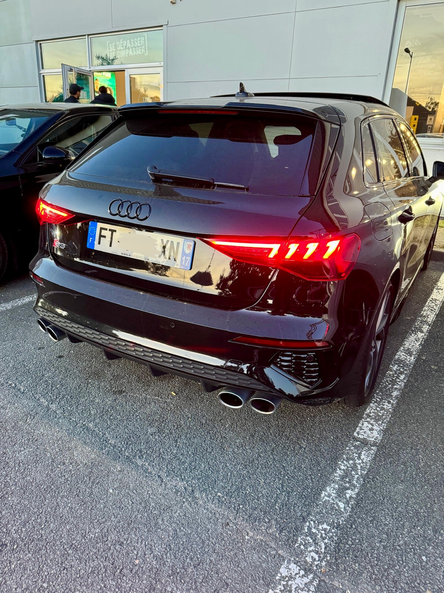 2x Logos Audi noir brillant Audi A3 8Y (2020+)