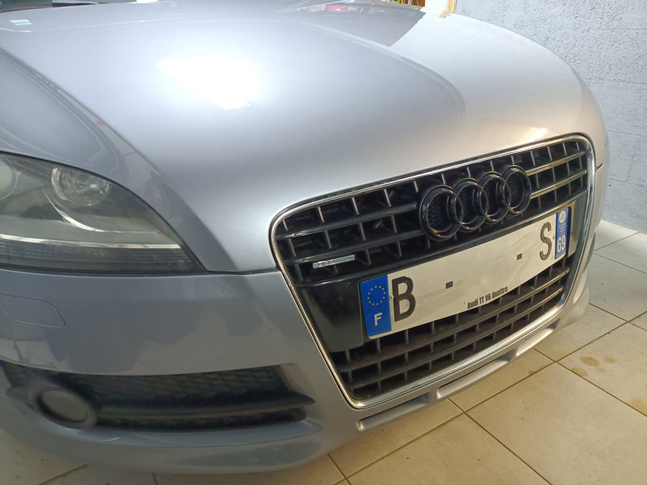 Logo de calandre Audi TT 249mm ou 263mm noir brillant