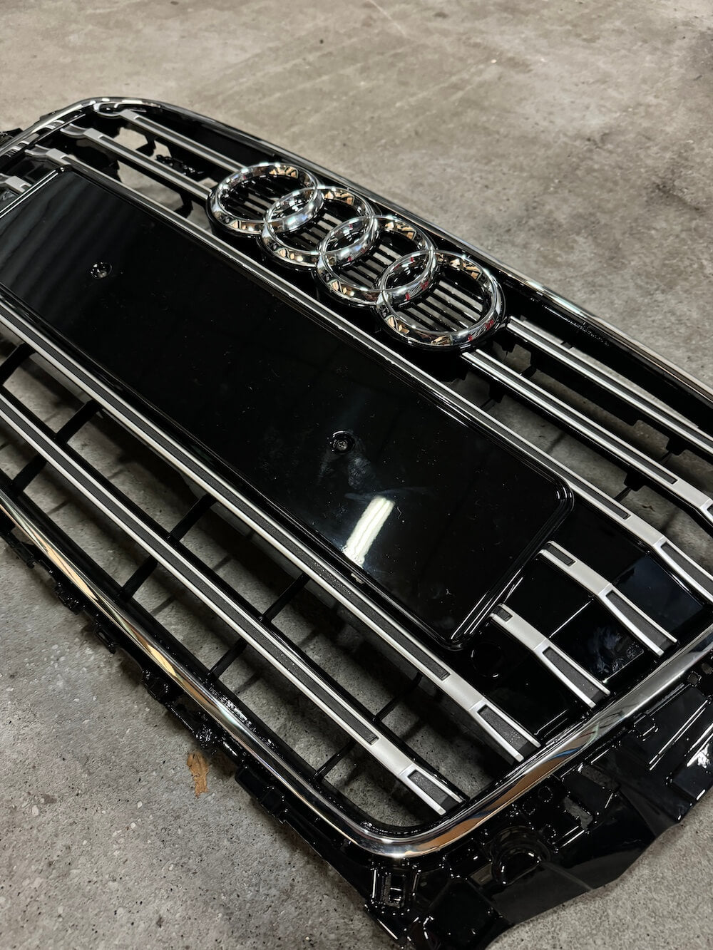 Calandre Audi A3 8V Facelift Look S3 Noir brillant (12-16)
