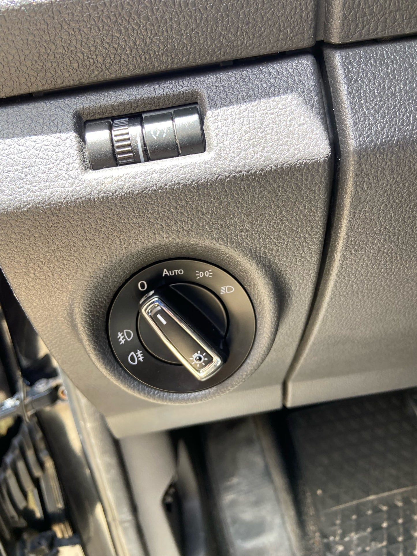 Kit allumage feux auto sur Volkswagen Golf IV, Polo, Sharan, Passat B5...