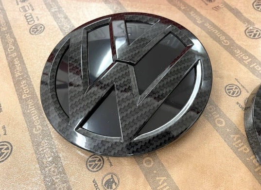 2x Logos Volkswagen Golf VII 7.5 Facelift Carbone 17+