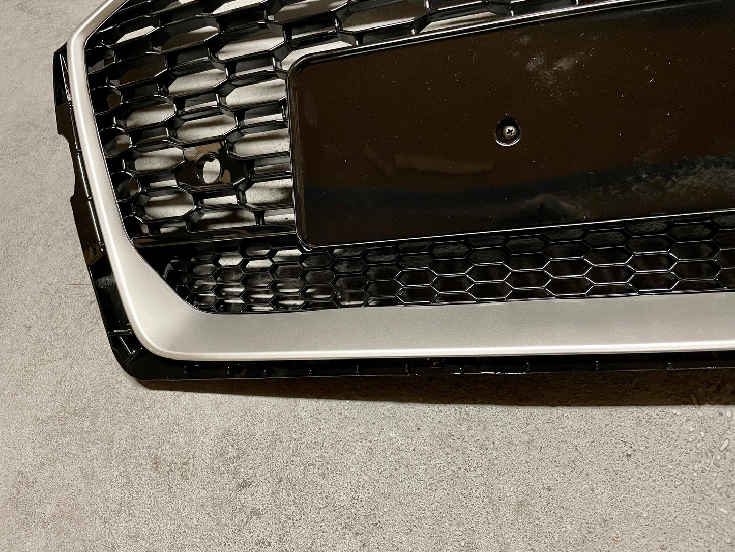 Calandre silver adaptable sur Audi A5 B9 (16-19) Look RS5