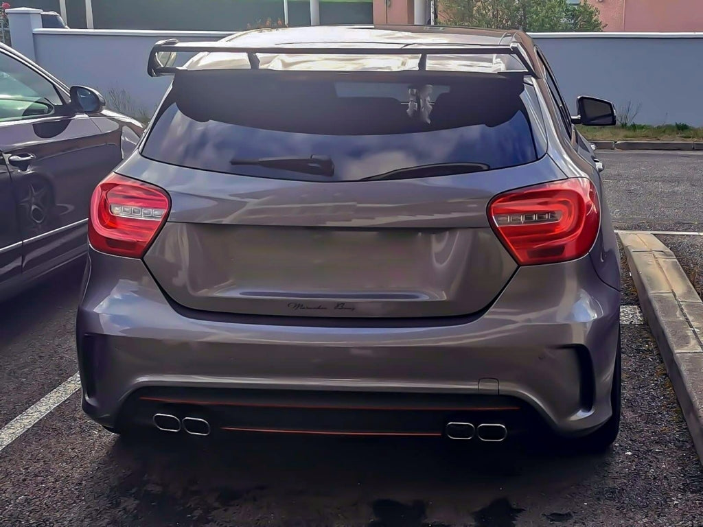 Becquet noir brillant Mercedes Classe A W176 (12-18) Look A45 AMG