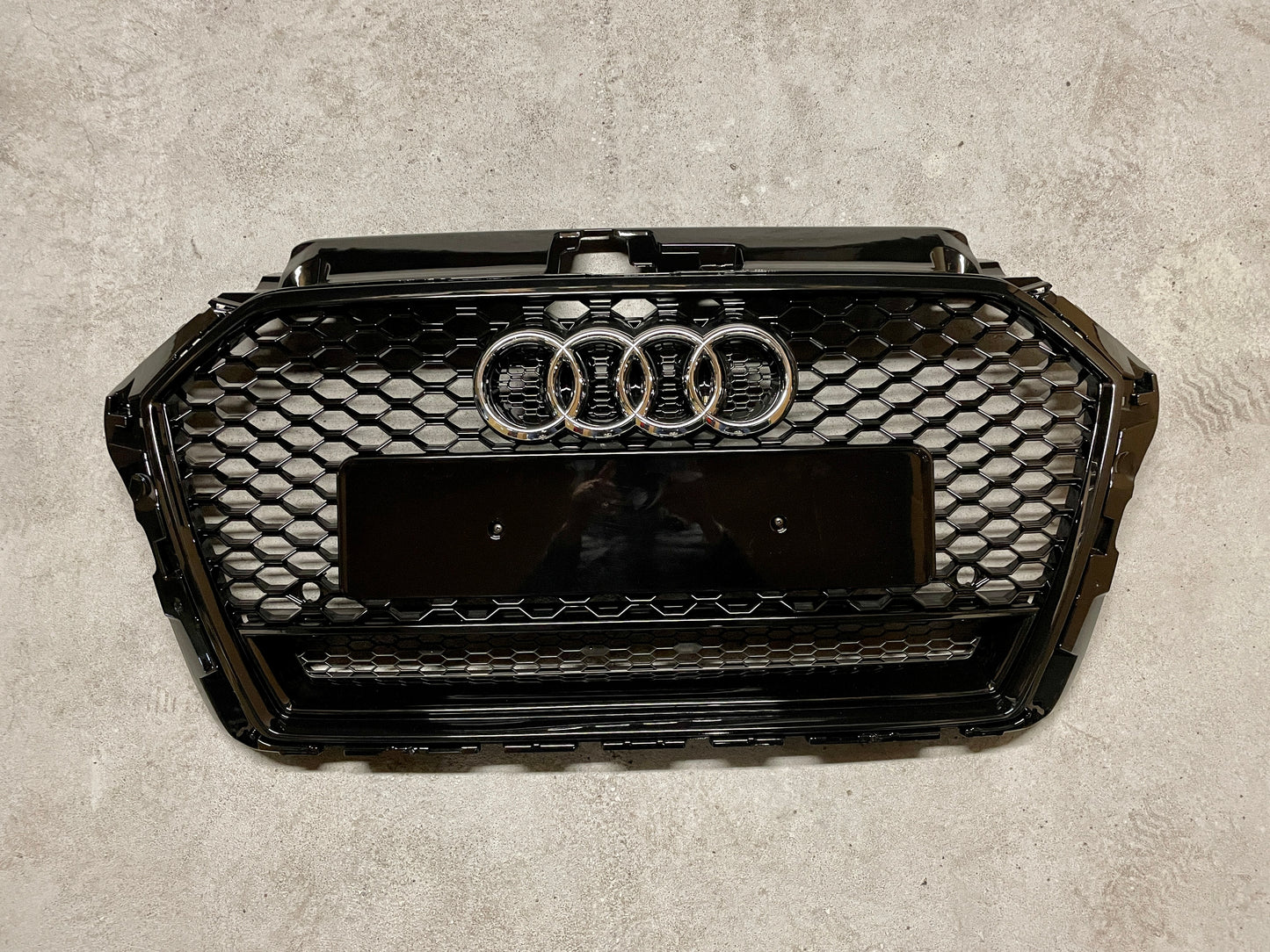 Calandre Audi A3 8V Look RS3 Noir 2016 à 2019