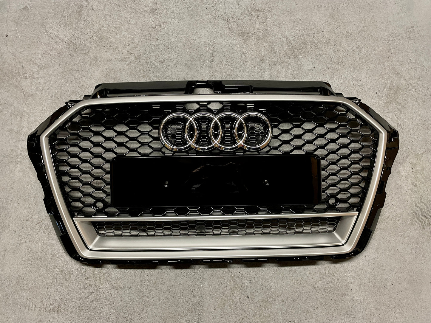 Calandre Audi A3 8V Look RS3 Silver (16-19)