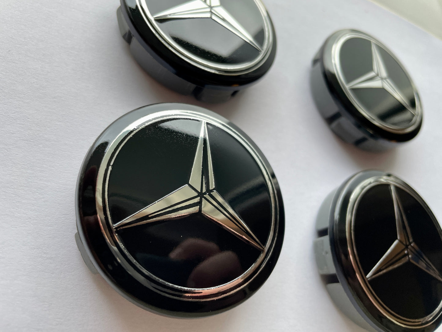 4x Centres de Roues Mercedes noir & gris 60mm