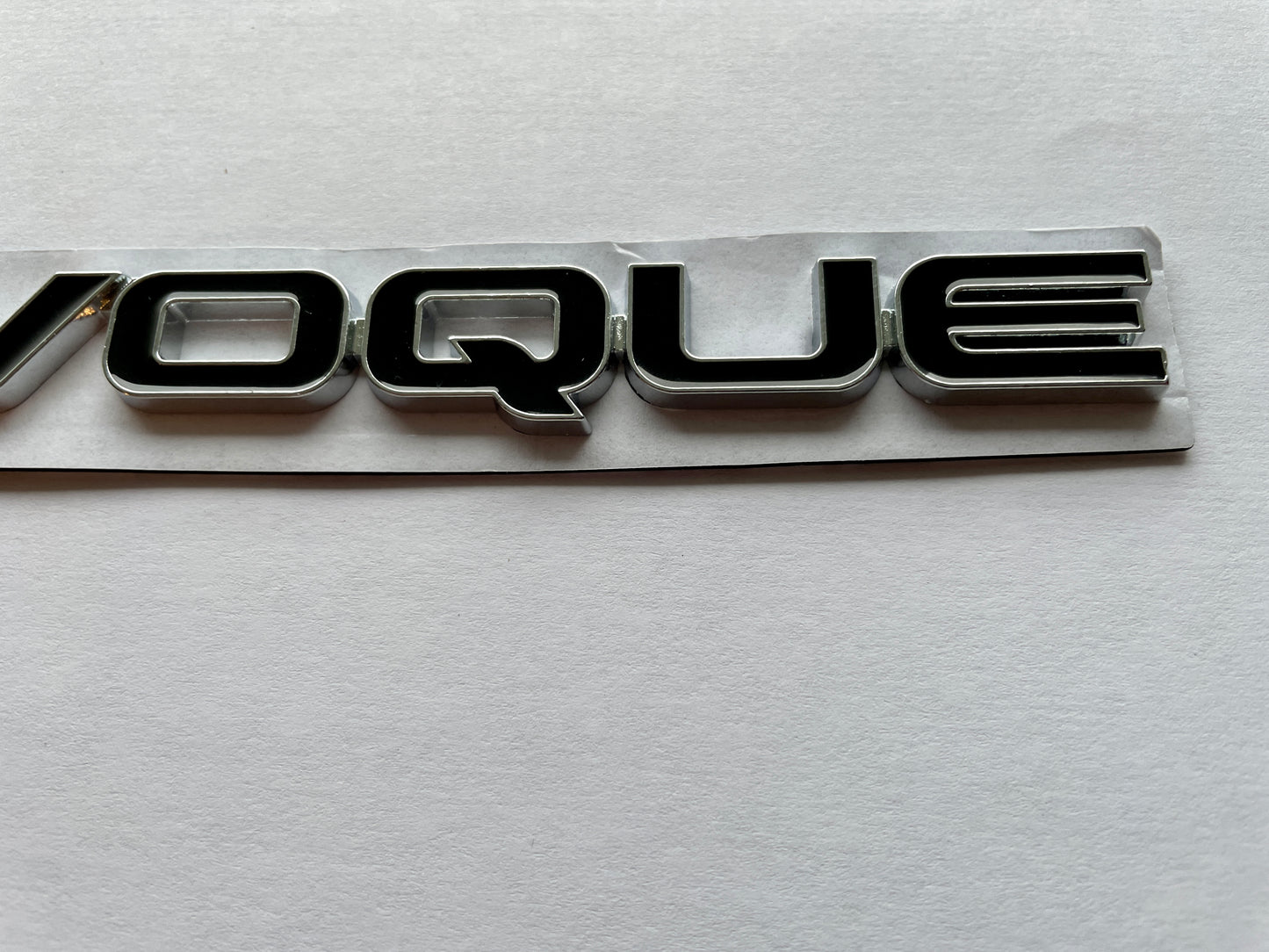 Logo Evoque noir et chrome