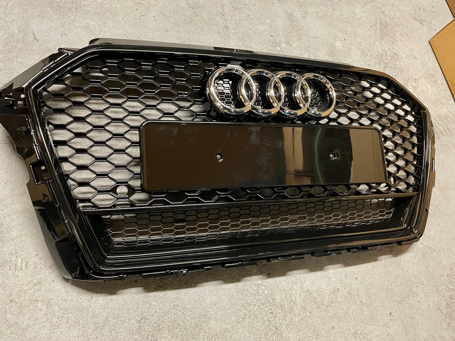 Calandre Audi A3 8V Look RS3 Noir 2016 à 2019