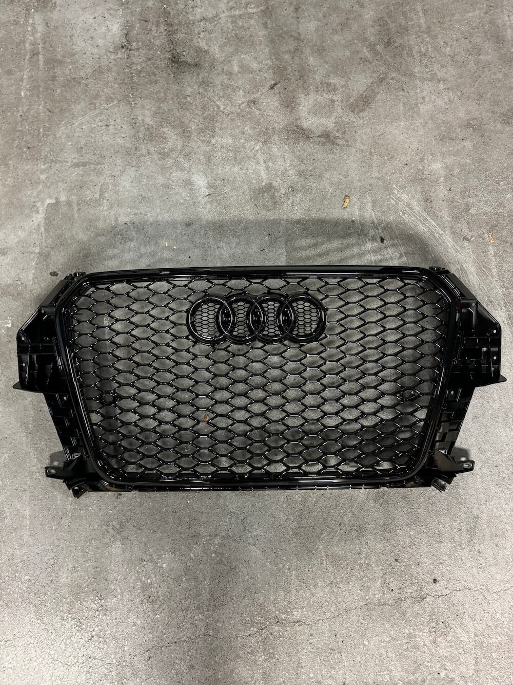 Grille de calandre Look RSQ3 pour Audi Q3 (11-15)